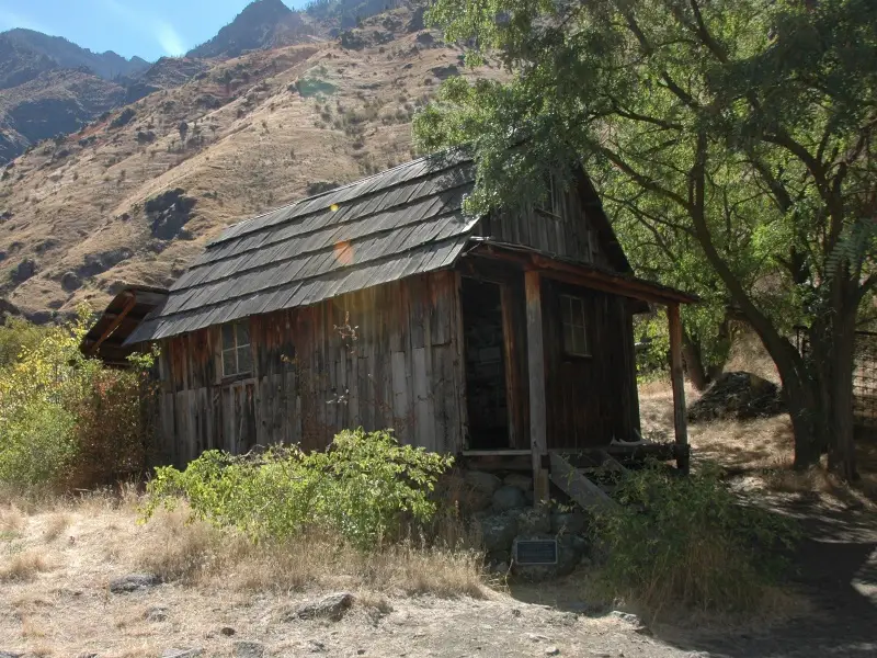 history tours in hells canyon