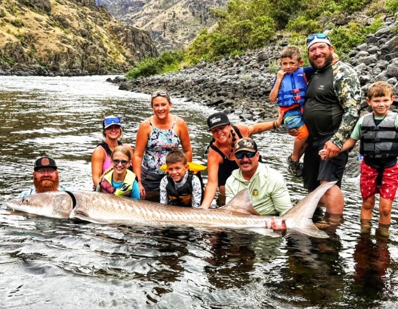 family fishing charter in hells canyon
